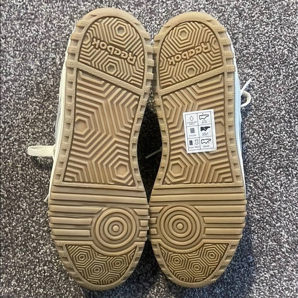 Reebok White and Green Sneakers - Picture 7 of 10